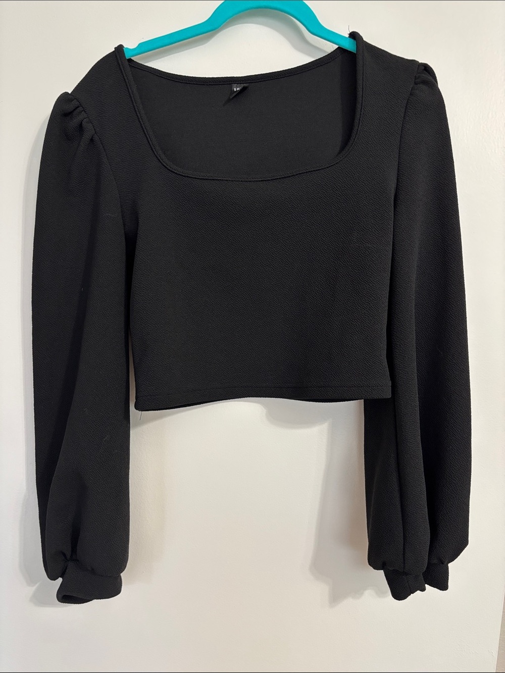 SHEIN Black Square Neck Puff Sleeve Crop Top